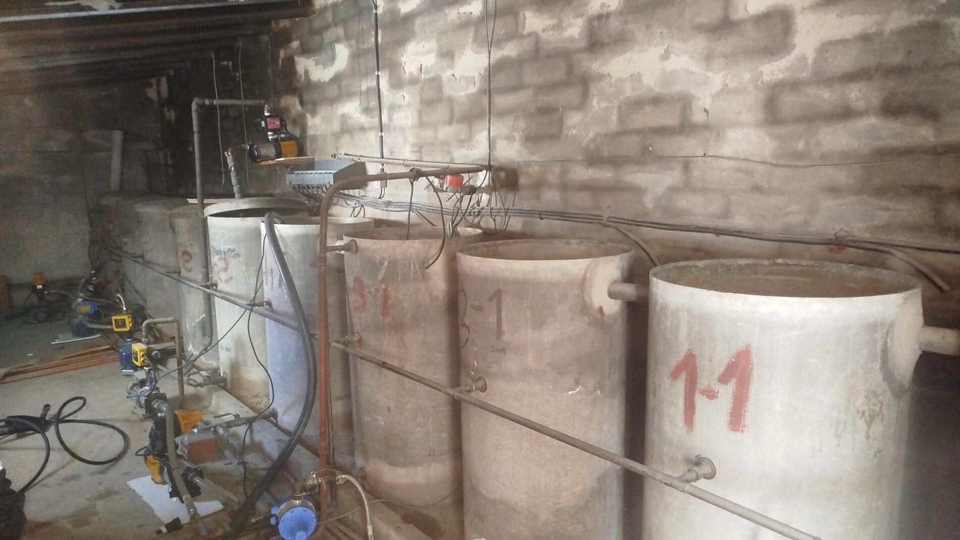 Limpiezas Industriales En Lleida Depositos De Microcemento Cliente Industrial 2 Scaled limpieza de depositos de microcemento en Lleida